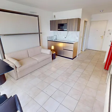 Renove Avec Balcon Et Garage En Plein Coeur De - Fr-1-196-375 Lägenhet