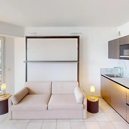 Lägenhet Renove Avec Balcon Et Garage En Plein Coeur De - Fr-1-196-375 *