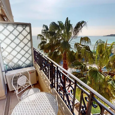 Renove Avec Balcon Et Garage En Plein Coeur De - Fr-1-196-375